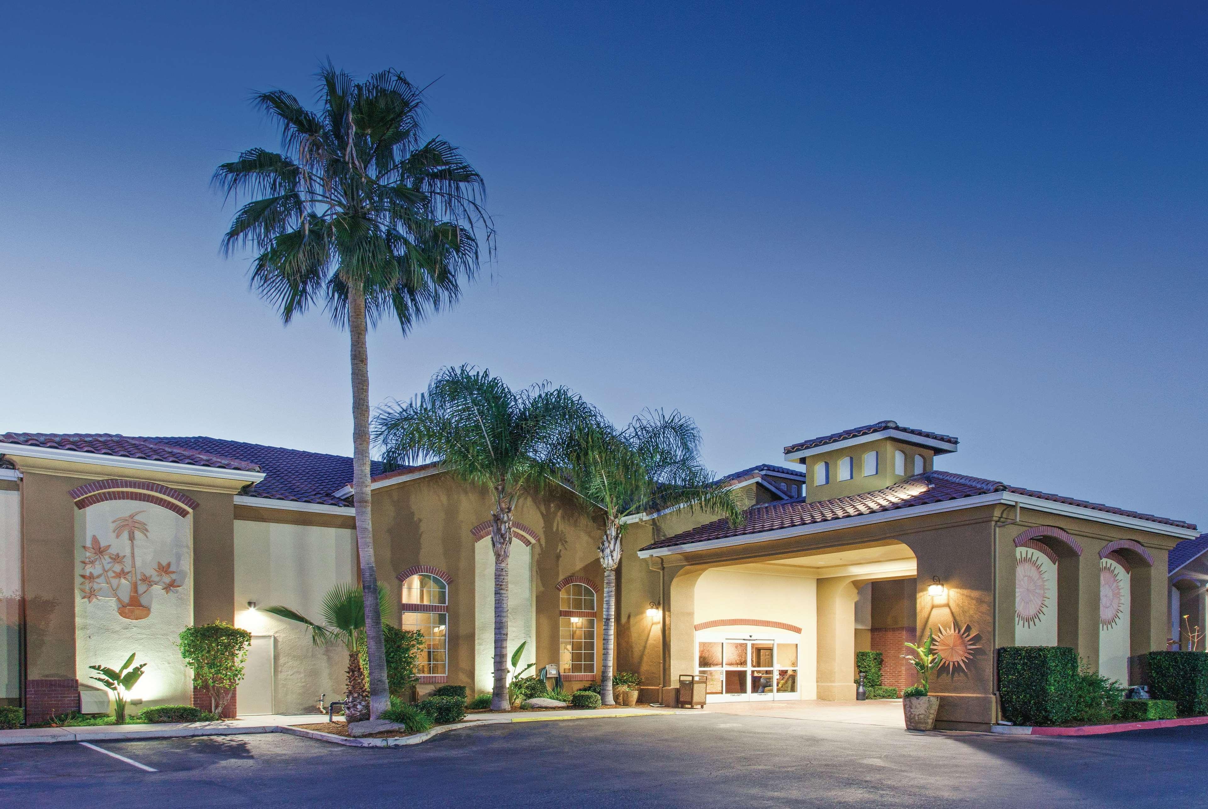 La Quinta By Wyndham Los Banos Exterior photo